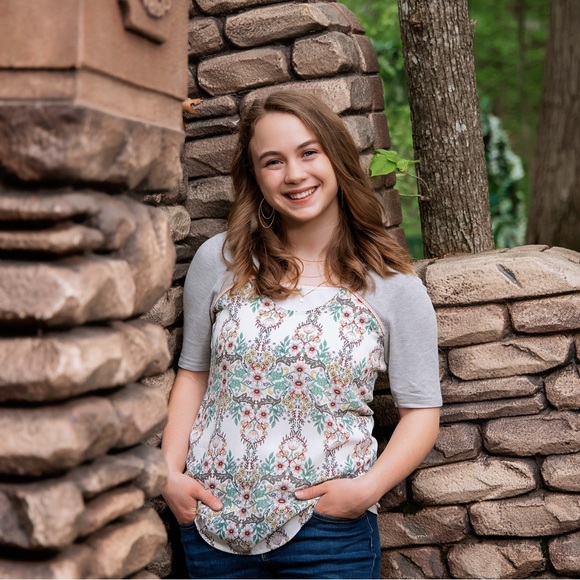 Meet your Posher, Juliana - Picture 5 of 12